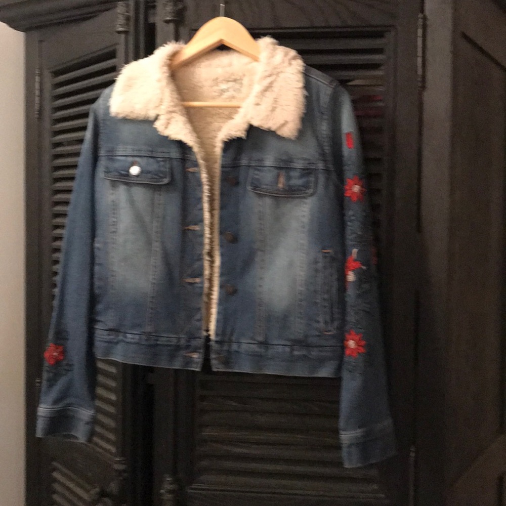Never worn Jolt jean jacket with embroidery.